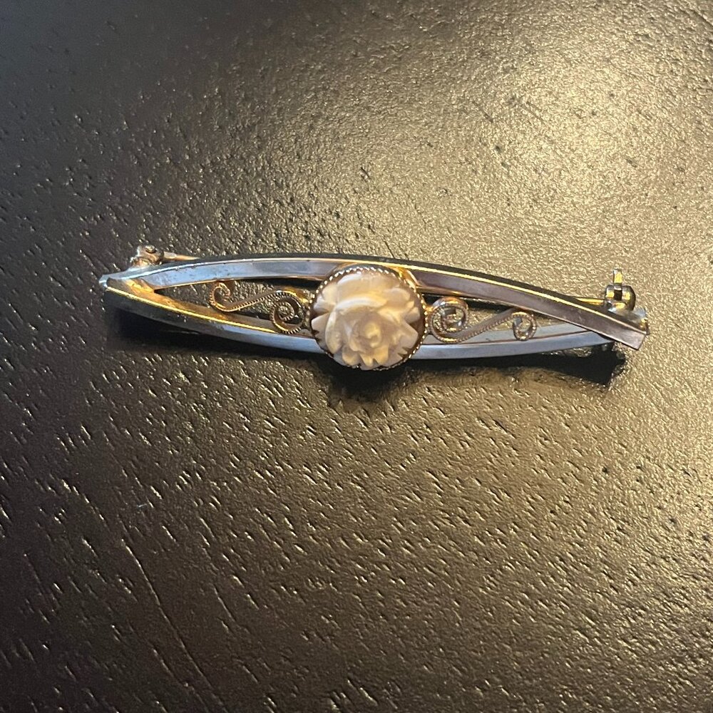Vintage Gold Tone Bar Brooch with White Molded Rose in Center